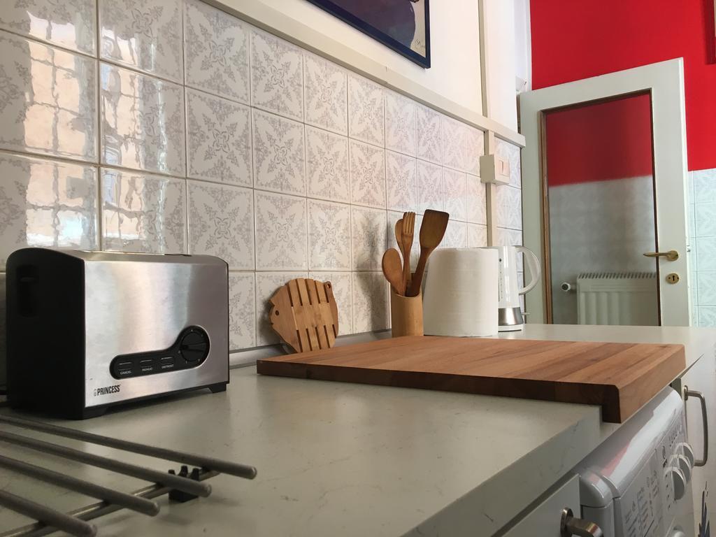 Delightful Apartment 100 Meters From The Colosseum Exterior foto